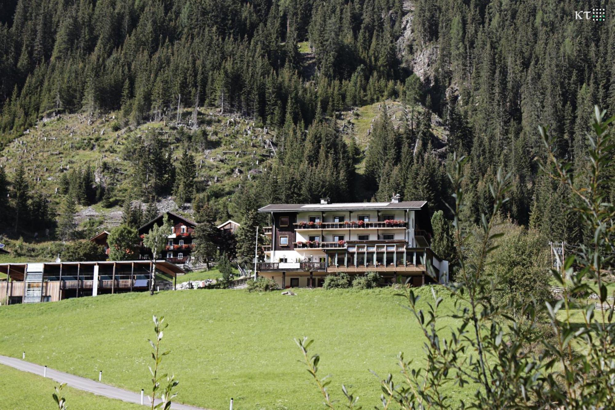 Laerchenhof Hotel Sankt Jakob in Defereggen Luaran gambar